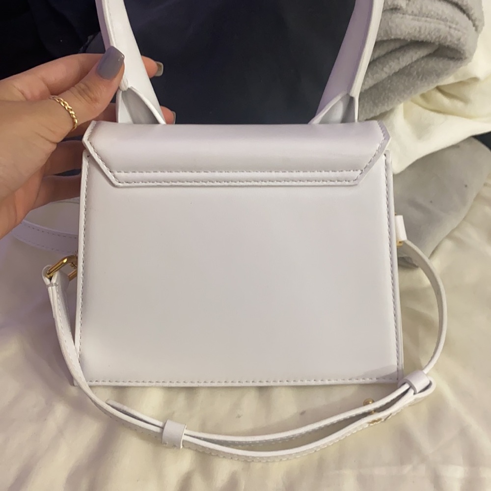 COPY - Like new! Jacquemus white Chiquito moyen Love it but I barely wear it:((… - Picture 4 of 7